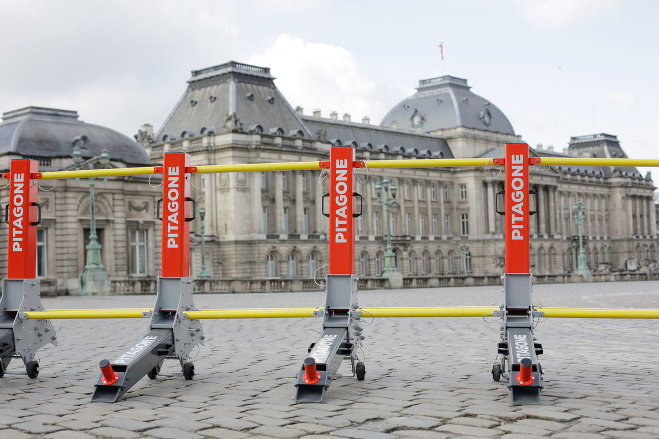 Mobile Fahrzeugsperren Pitagone vor dem Königspalast in Brüssel